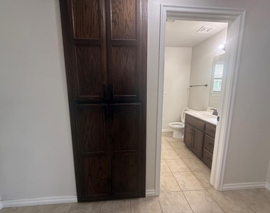 11309 Nw 99th Street - Photo Thumbnail 24
