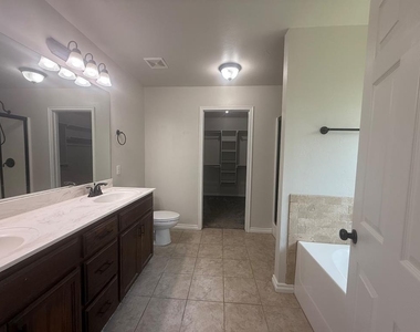 11309 Nw 99th Street - Photo Thumbnail 18