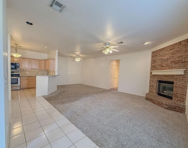 1928 Nw 157th Street - Photo Thumbnail 4