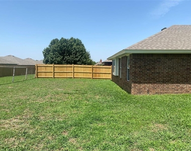 1026 Dustin Drive - Photo Thumbnail 12