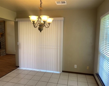 1026 Dustin Drive - Photo Thumbnail 3