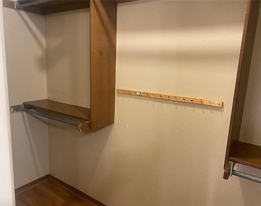 1026 Dustin Drive - Photo Thumbnail 10