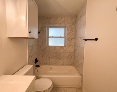 10416 Ridgeview Drive - Photo Thumbnail 4