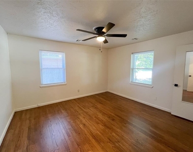 10416 Ridgeview Drive - Photo Thumbnail 8