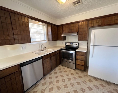 1017 S Neptune Street - Photo Thumbnail 16