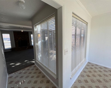1017 S Neptune Street - Photo Thumbnail 10