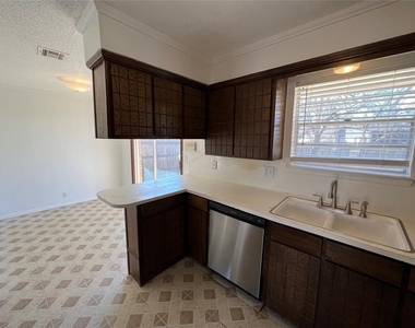 1017 S Neptune Street - Photo Thumbnail 14