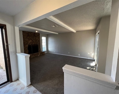 1017 S Neptune Street - Photo Thumbnail 5