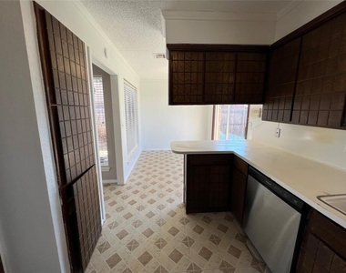 1017 S Neptune Street - Photo Thumbnail 18