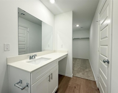 16208 Lovers Lane - Photo Thumbnail 13
