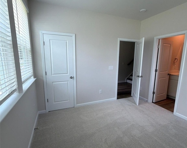 4623 Swan Meadow Lane - Photo Thumbnail 3