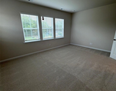4623 Swan Meadow Lane - Photo Thumbnail 9
