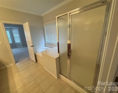 16008 Caranna Court - Photo Thumbnail 15