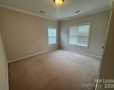 16008 Caranna Court - Photo Thumbnail 11