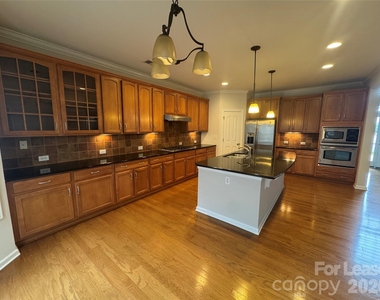 16008 Caranna Court - Photo Thumbnail 7
