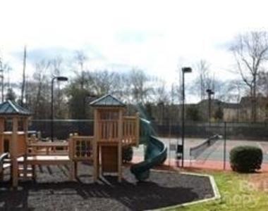 16008 Caranna Court - Photo Thumbnail 21