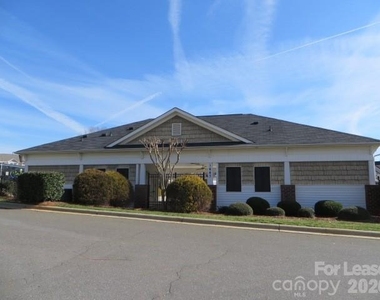 2090 Shady Pond Drive - Photo Thumbnail 3