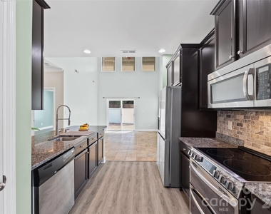 2090 Shady Pond Drive - Photo Thumbnail 15