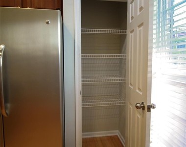 264 W Bland Street - Photo Thumbnail 10