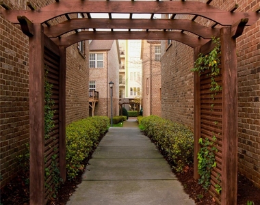 264 W Bland Street - Photo Thumbnail 1