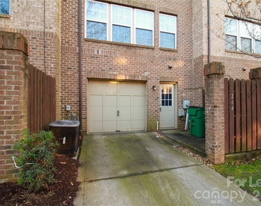 264 W Bland Street - Photo Thumbnail 32