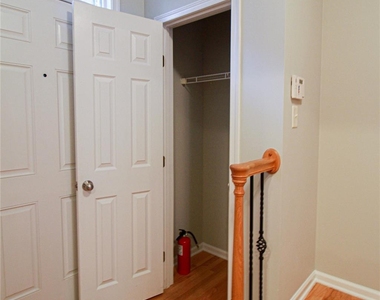 264 W Bland Street - Photo Thumbnail 8
