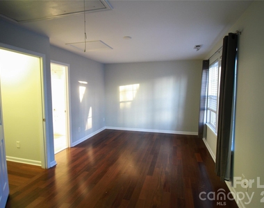 264 W Bland Street - Photo Thumbnail 25