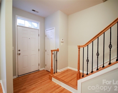 264 W Bland Street - Photo Thumbnail 9
