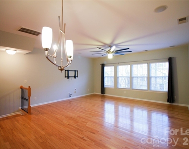 264 W Bland Street - Photo Thumbnail 3