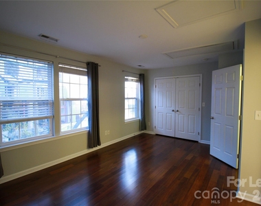 264 W Bland Street - Photo Thumbnail 27