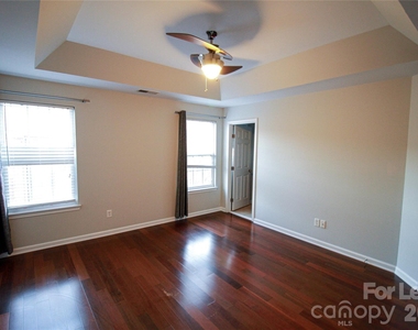 264 W Bland Street - Photo Thumbnail 20