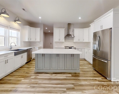 5345 Christopher Road - Photo Thumbnail 4