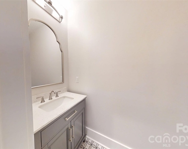 5345 Christopher Road - Photo Thumbnail 12