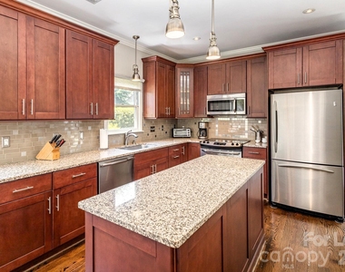418 Olmsted Park Place - Photo Thumbnail 7