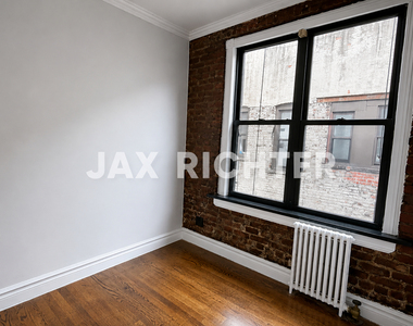 East 13th Street - Photo Thumbnail 6