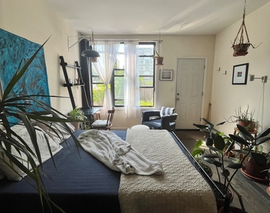 20-11 Grove Street - Photo Thumbnail 5