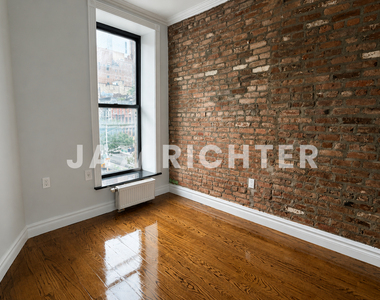 3rd Avenue - Photo Thumbnail 1