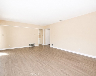 1290 Brightwood Street - Photo Thumbnail 3