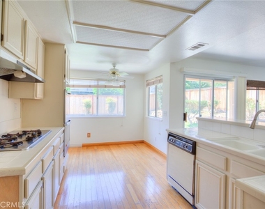 2154 Saddleback - Photo Thumbnail 9