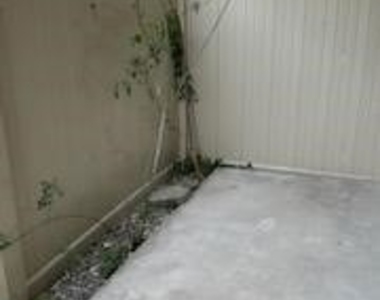 4533 Colbath Avenue - Photo Thumbnail 22
