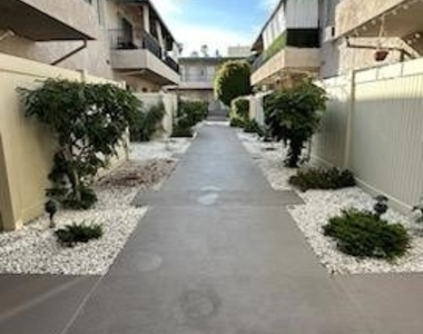 4533 Colbath Avenue - Photo Thumbnail 6