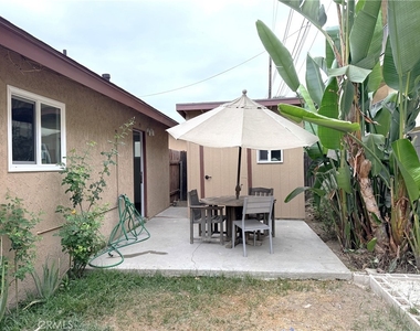4224 1/2 La Rica - Photo Thumbnail 10
