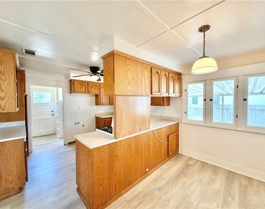 41861 Acacia Avenue - Photo Thumbnail 13