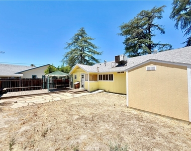 41861 Acacia Avenue - Photo Thumbnail 24