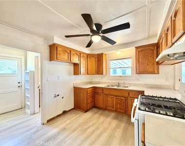 41861 Acacia Avenue - Photo Thumbnail 15