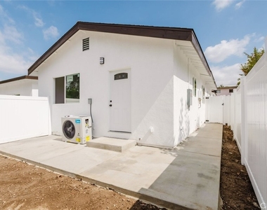 18310 Gresham Street - Photo Thumbnail 20