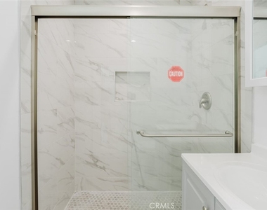 18310 Gresham Street - Photo Thumbnail 18