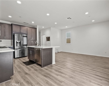 14610 Isla Vista - Photo Thumbnail 4
