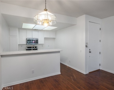16940 Chatsworth Street - Photo Thumbnail 4