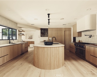 4195 Alonzo Ave - Photo Thumbnail 4